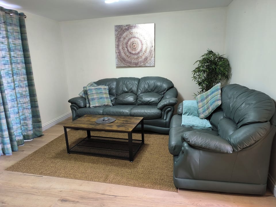 House, 3 Bedrooms, Patio | Living room