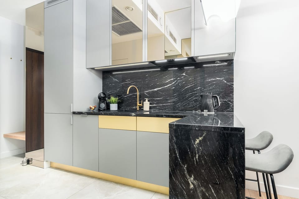 Classic Studio, Balcony | Private kitchenette | Electric kettle