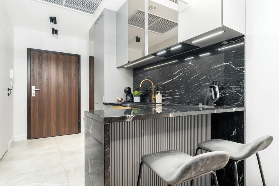 Classic Studio, Balcony | Private kitchenette | Electric kettle