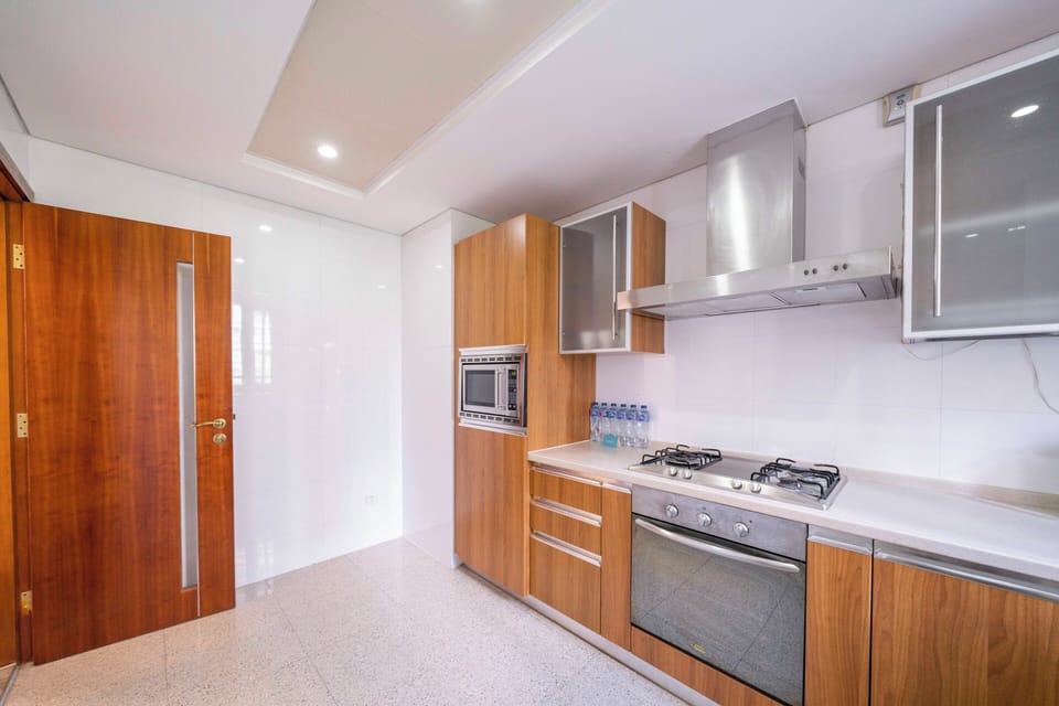 Apartment, 3 Bedrooms, Kitchen, City View | Private kitchenette
