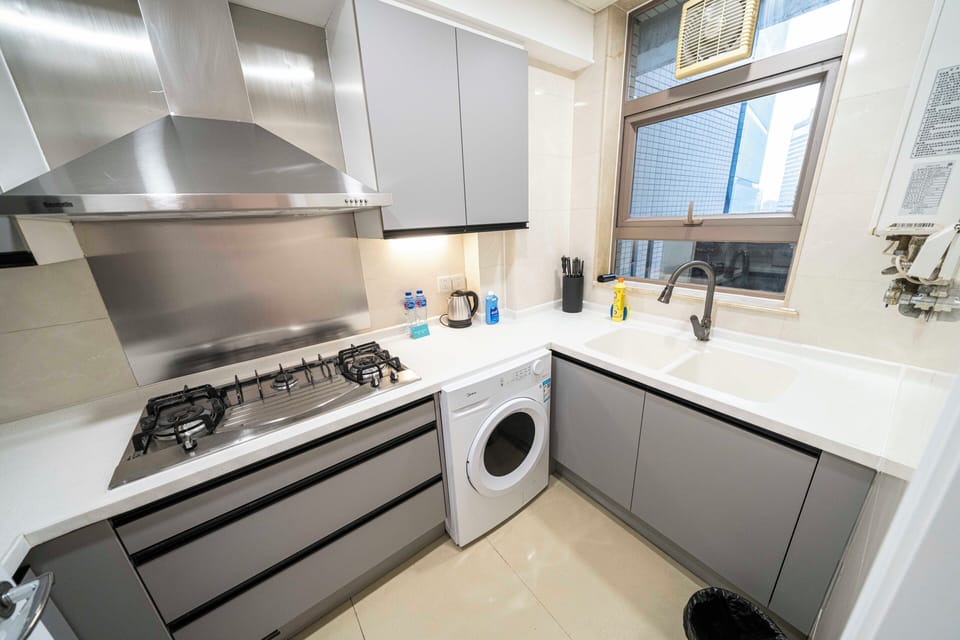 Superior Apartment, 1 Queen Bed, Kitchen, City View | Private kitchen