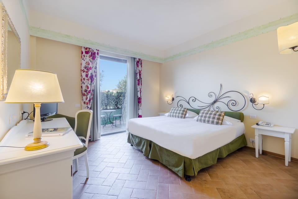 Minibar, in-room safe, desk, iron/ironing board (on request)