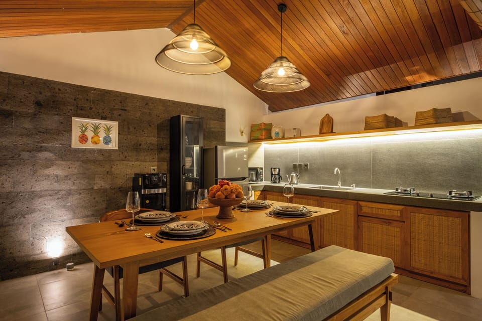 Electric kettle, toaster