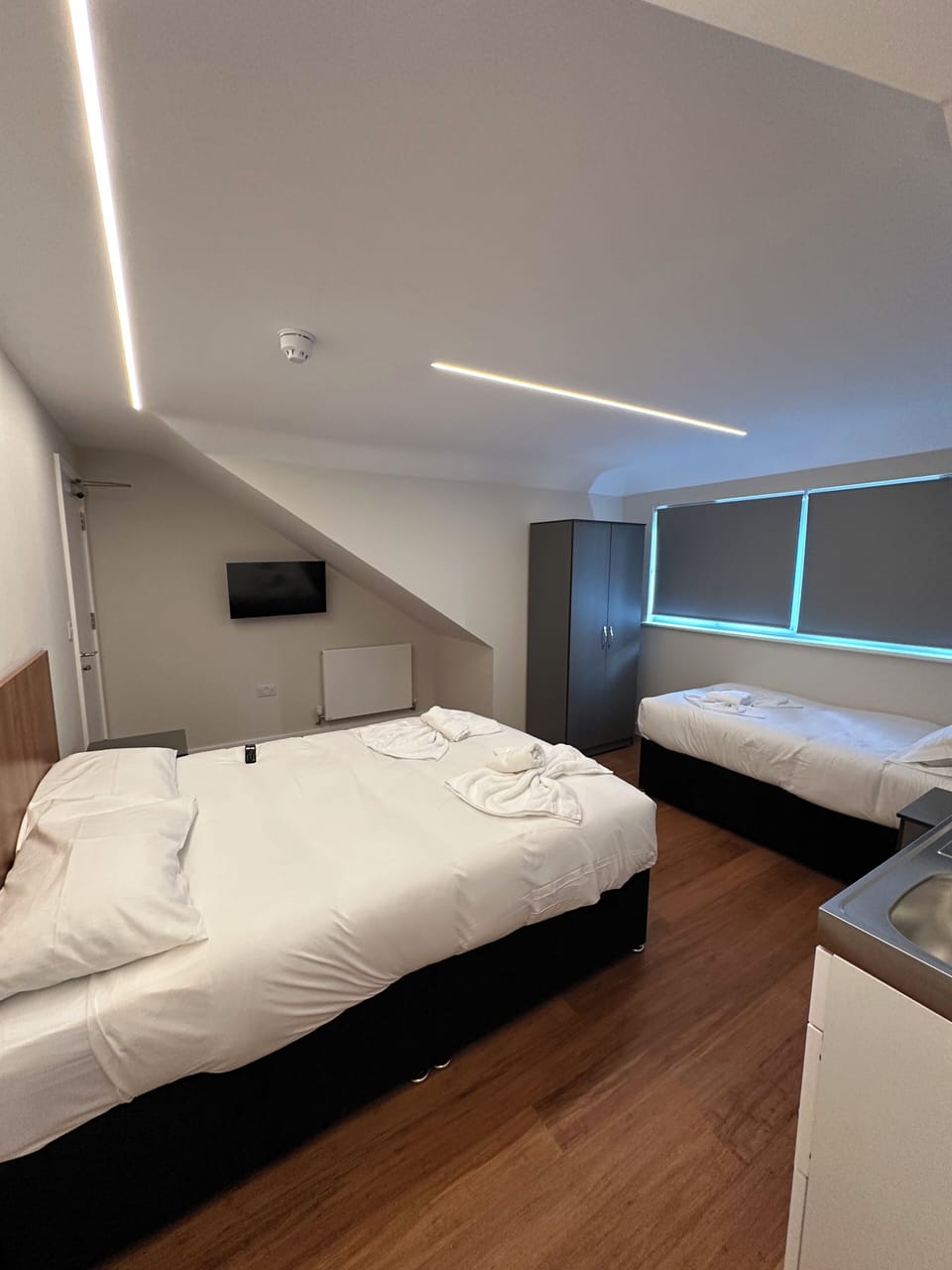 Twin Room | Soundproofing, iron/ironing board, bed sheets