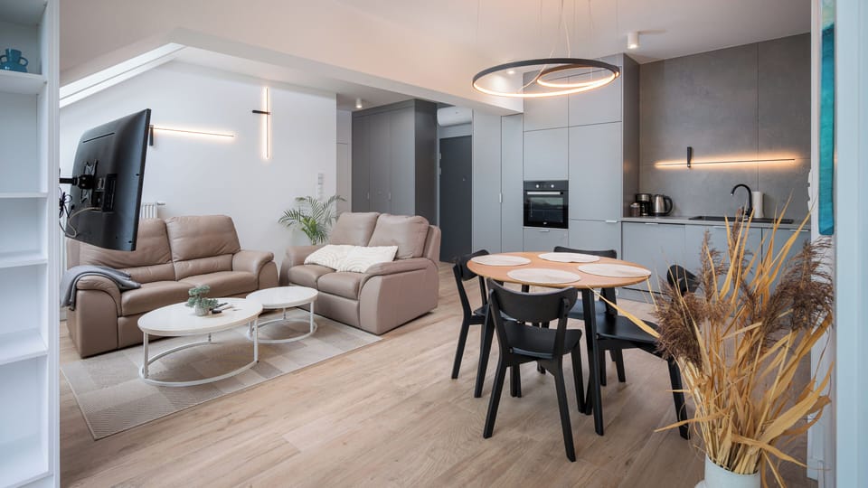 Apartment (32) | Living area | Flat-screen TV