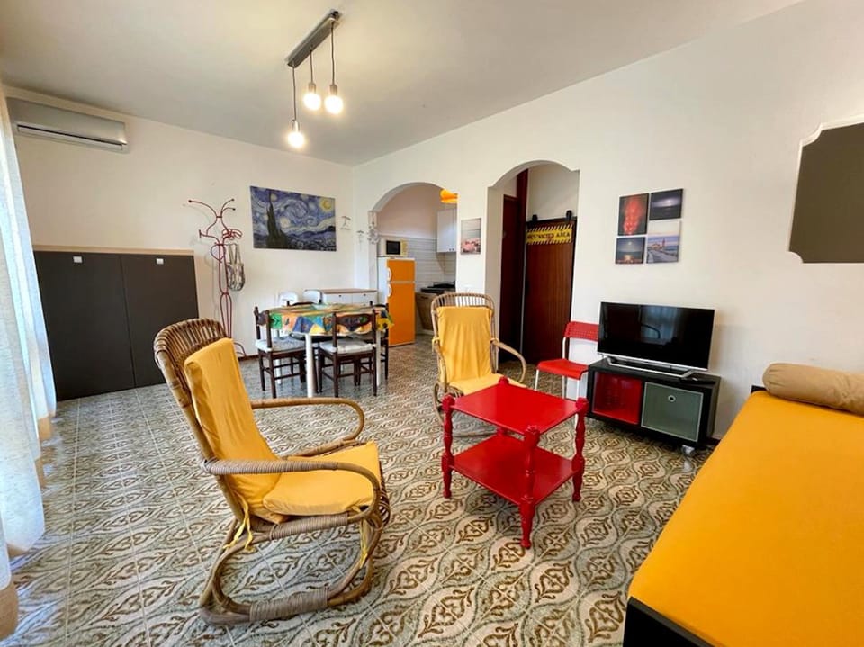 Villa, 2 Bedrooms, Balcony, Garden View | Living room