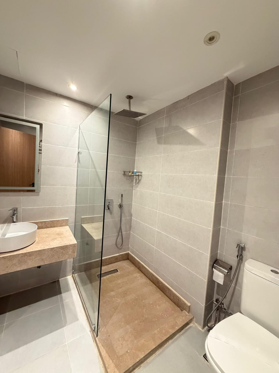 Combined shower/tub, hair dryer, towels, soap