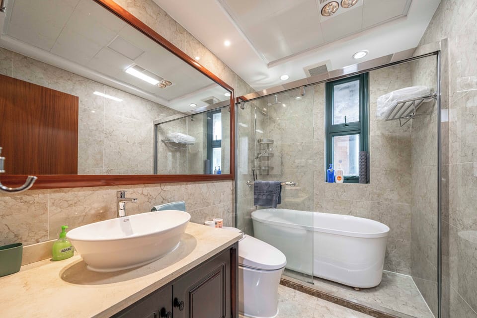 Superior Apartment, 3 Bedrooms, Kitchen, City View | Bathroom | Slippers