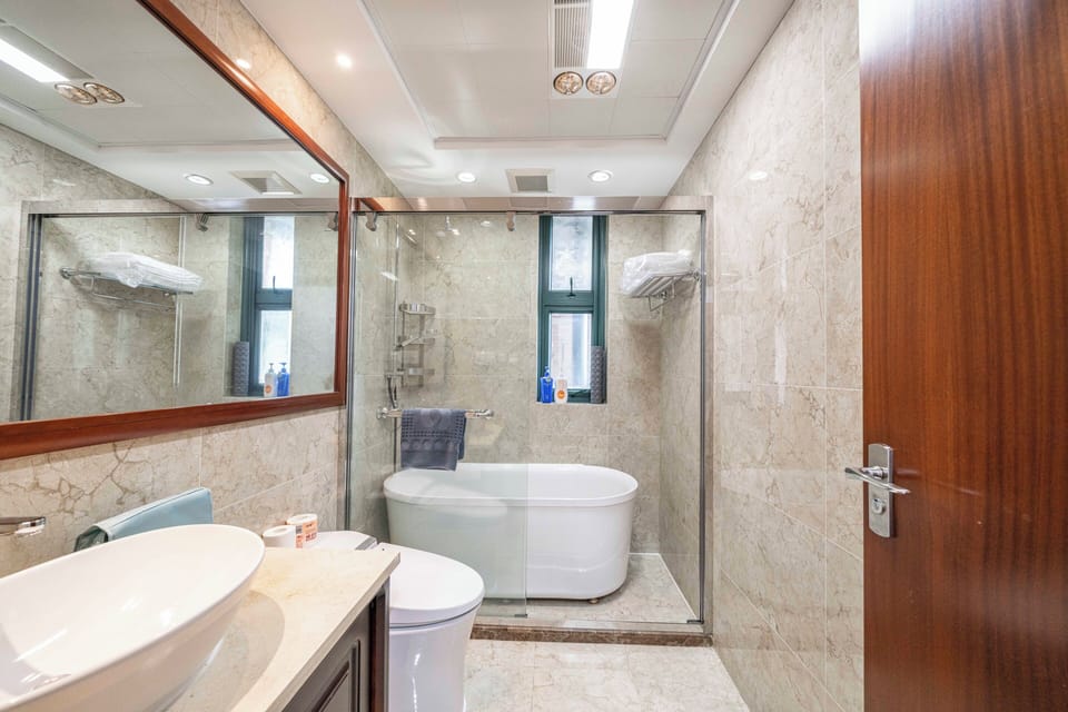 Superior Apartment, 2 Bedrooms, Kitchen, City View | Bathroom | Slippers