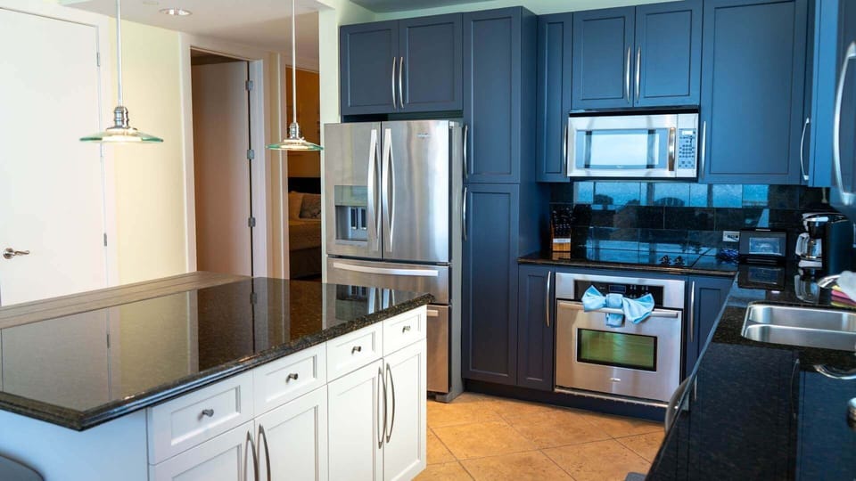 Apartment, 3 Bedrooms | Private kitchen | Coffee/tea maker, fridge, oven, toaster