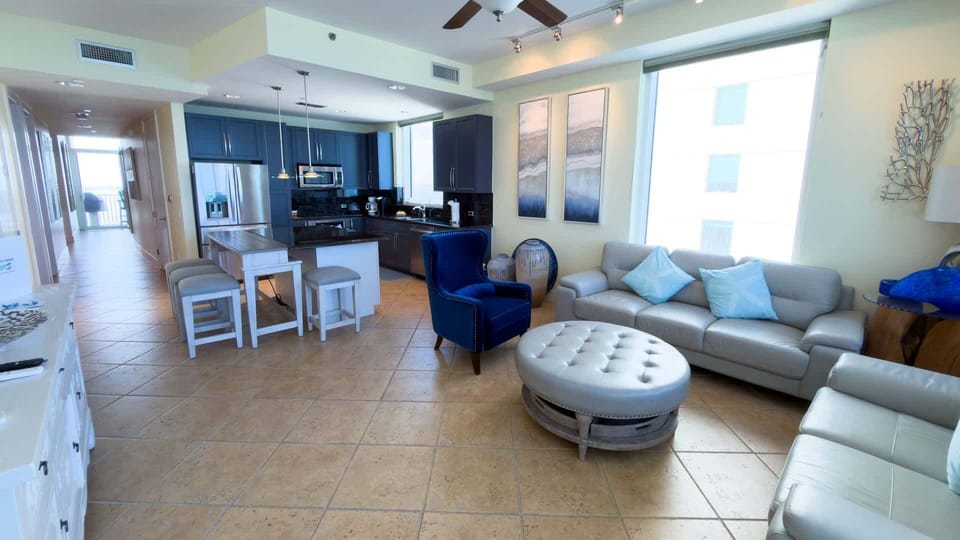 Apartment, 3 Bedrooms | Living area
