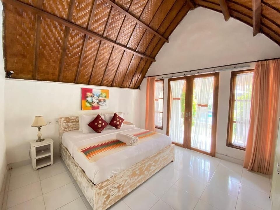 Standard Bungalow, Balcony, Pool View | Soundproofing, free WiFi, bed sheets