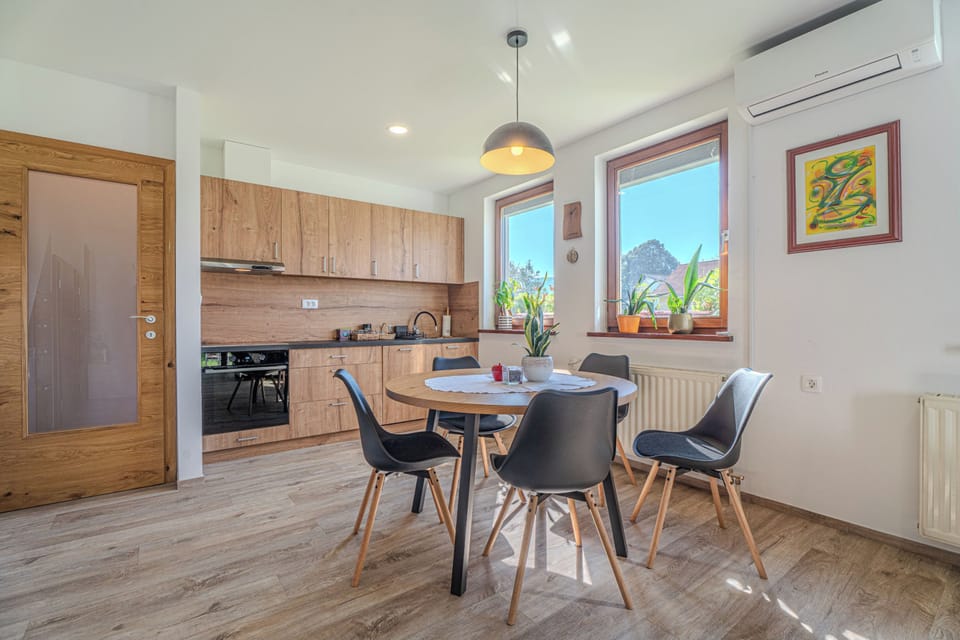 Family Apartment, Multiple Bedrooms (Weiss Sport & Relax Apartment) | Dining