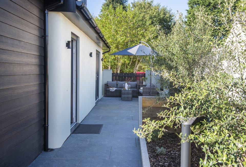 Tiddlywink, Newquay. Creating a tranquil setting to enjoy relaxed evenings, al fresco dining, or a quiet morning coffee surrounded by nature