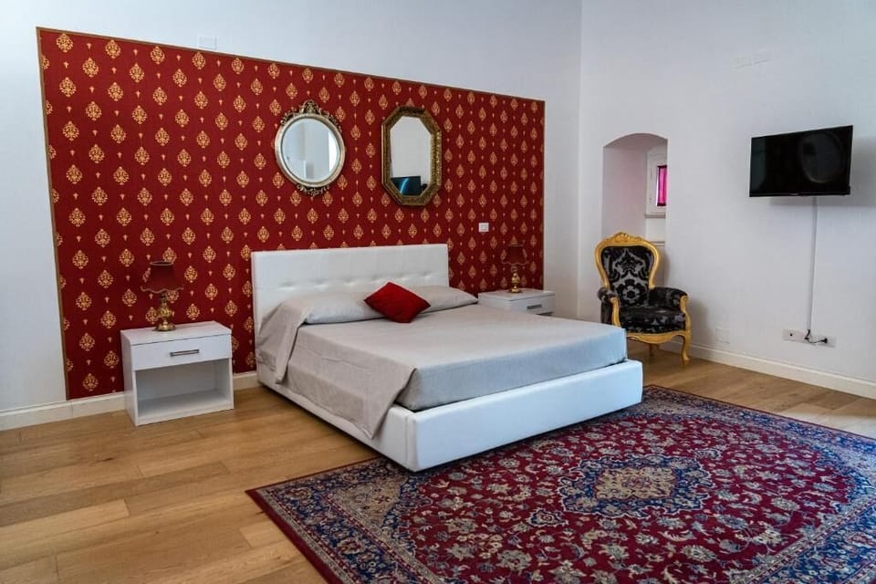 Blackout drapes, soundproofing, WiFi (free)