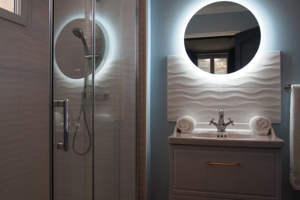 Double Room, Garden View | Bathroom | Shower, hair dryer, towels, soap
