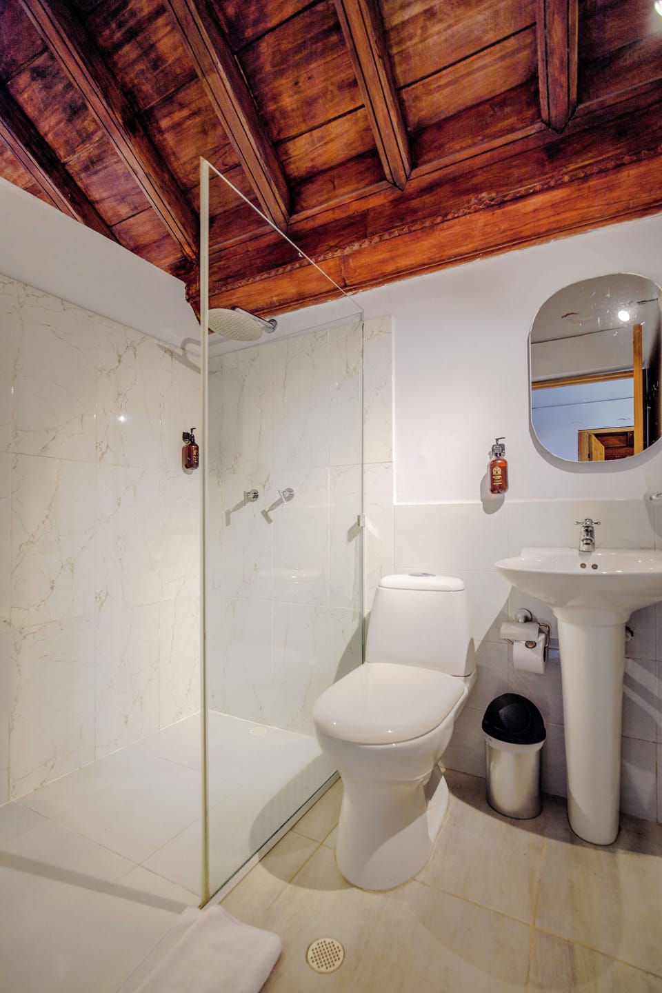 Standard Double Room | Bathroom | Shower, free toiletries, towels, soap