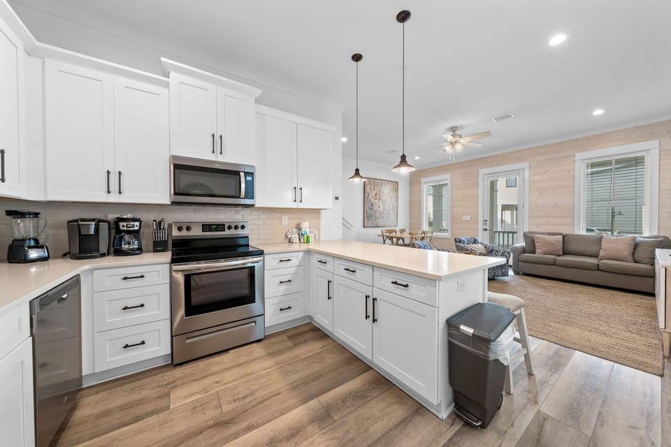 Signature House, 2 Bedrooms, Patio, Beachside | Private kitchen | Fridge, microwave, oven, stovetop
