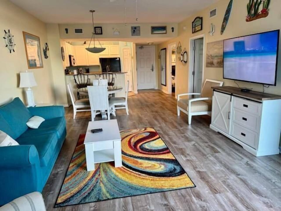 Condo, 1 King Bed with Sofa bed (Palms Resort #11009 Jr 2BR) | Living area | TV