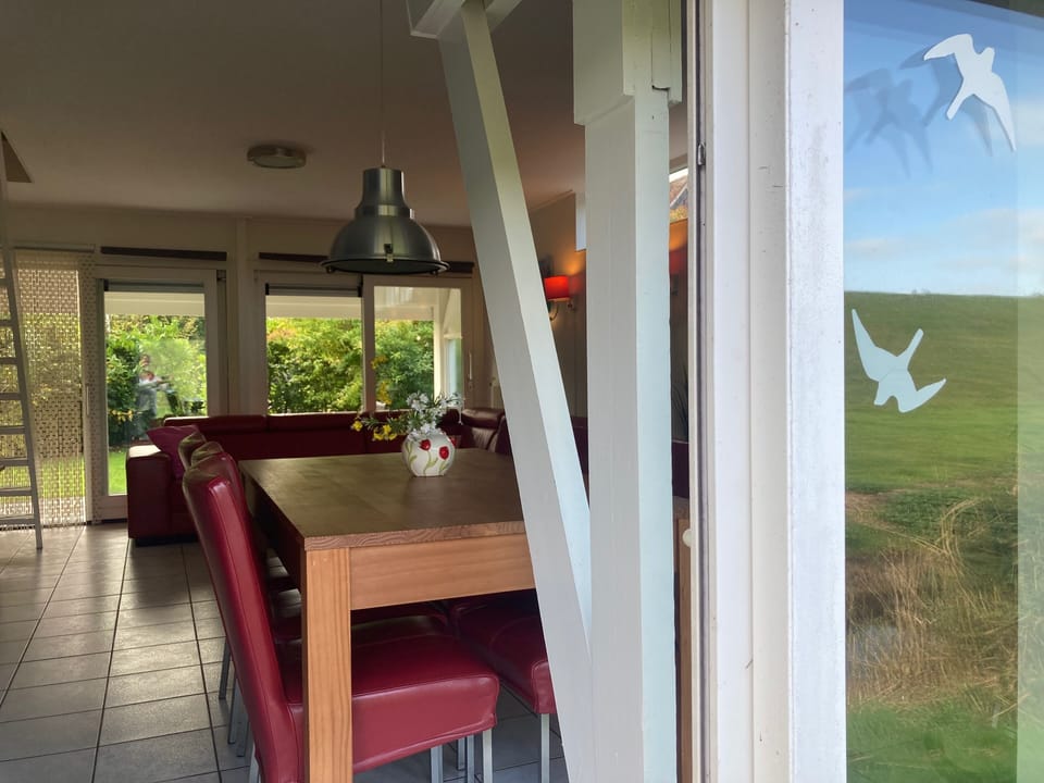 Bungalow, 3 Bedrooms, Patio, Garden View | Dining room