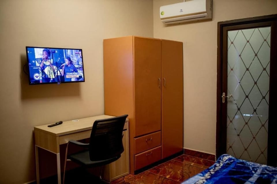 In-room safe, iron/ironing board (on request)