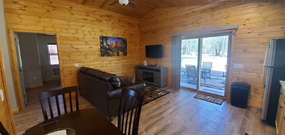 Pine - Cabin 4 - 1