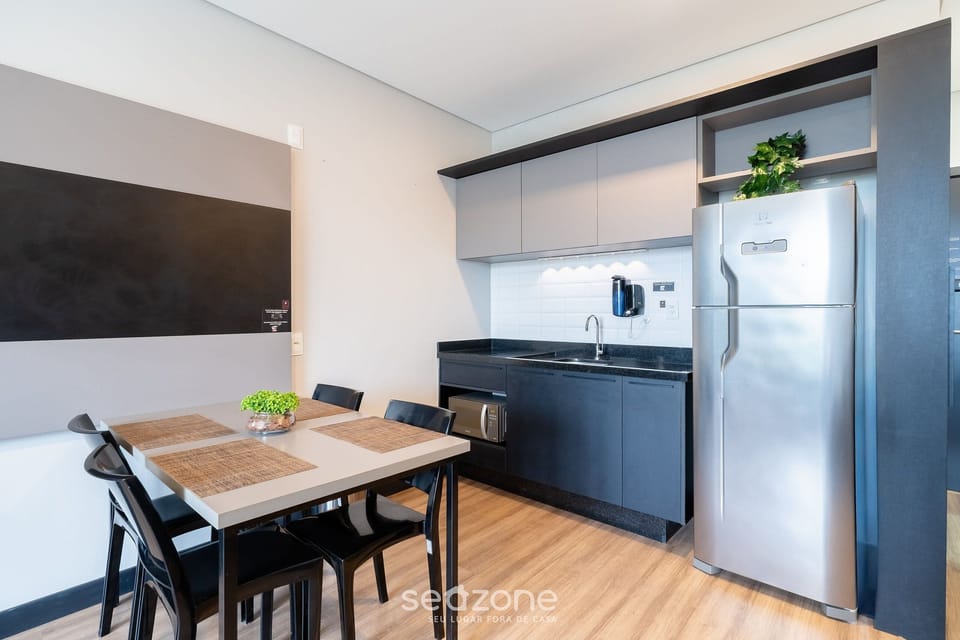 Basic Apartment | Dining