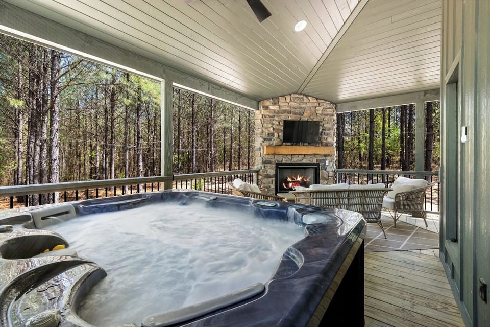Unwind from a day of Broken Bow fun in the Hot Tub