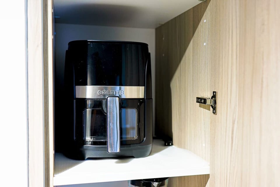 Kitchen amenities