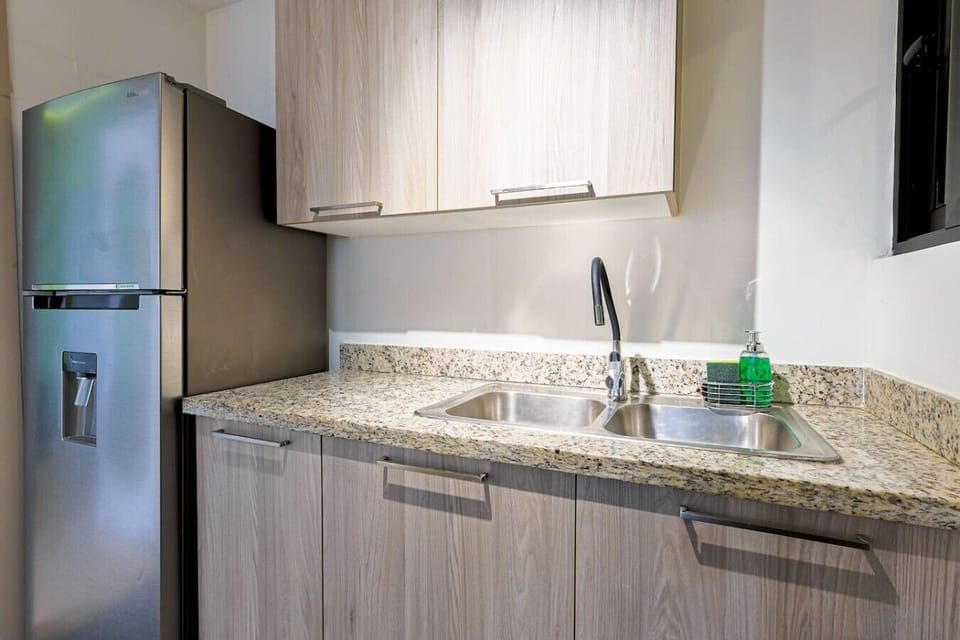 Kitchen amenities