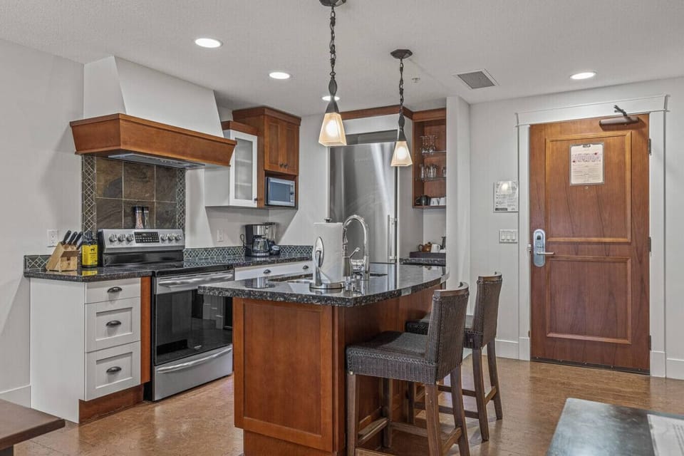 Fully equipped unit with everything needed to create a delicious meal.