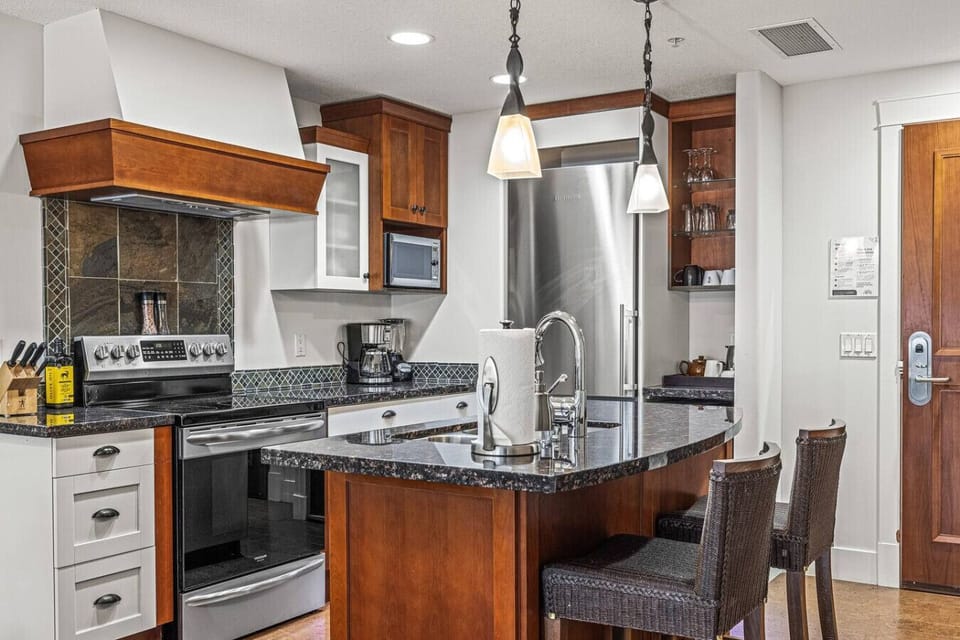 Full kitchen where you can prepare your meals.