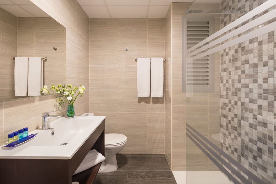 Free toiletries, bidet, towels
