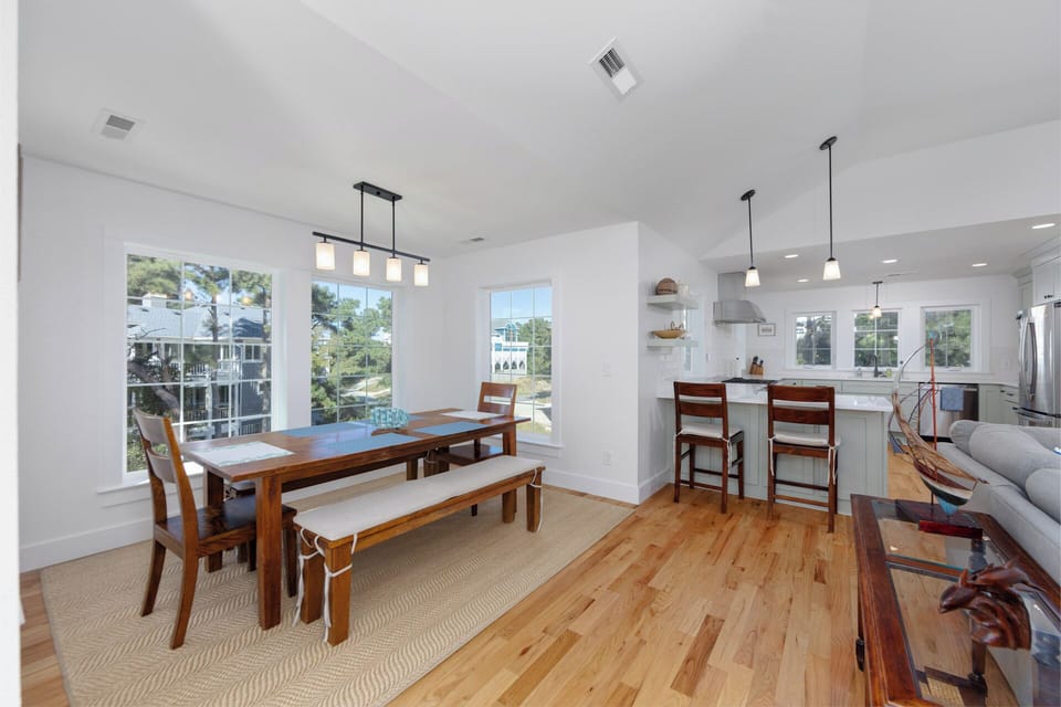 M850: Once Upon a Tide | TL Dining Area