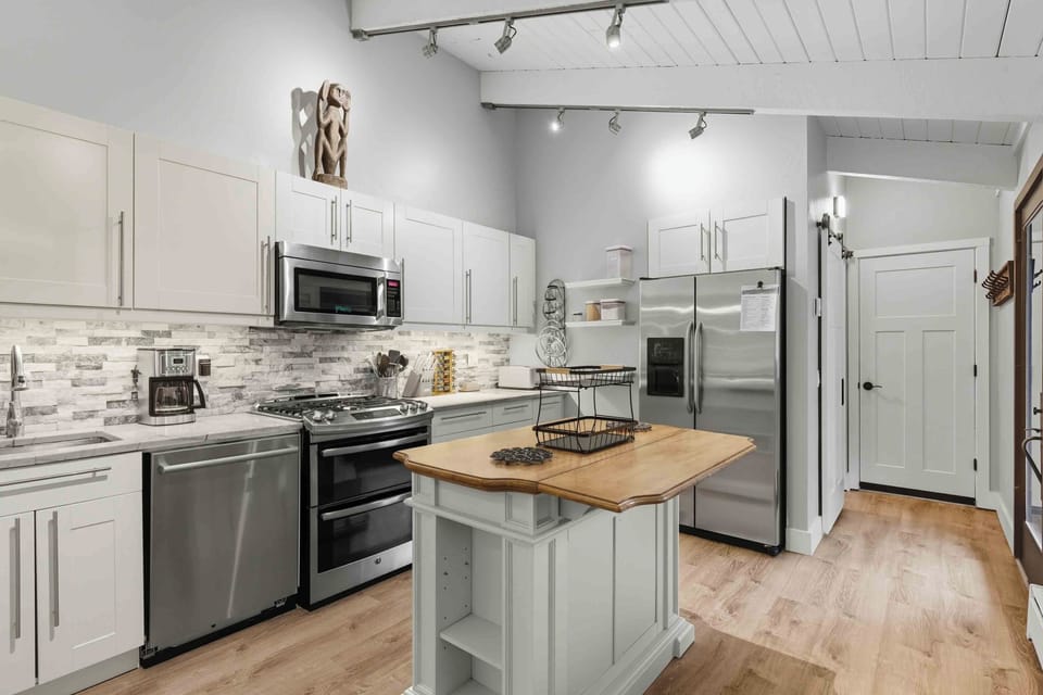 Spacious Kitchen
