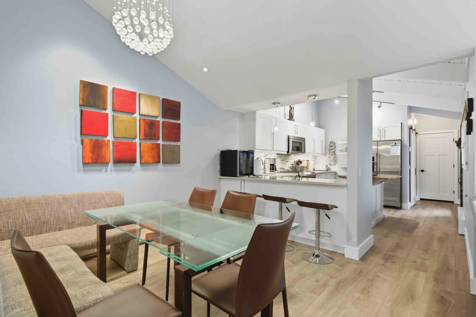 Dining + Bar Seating