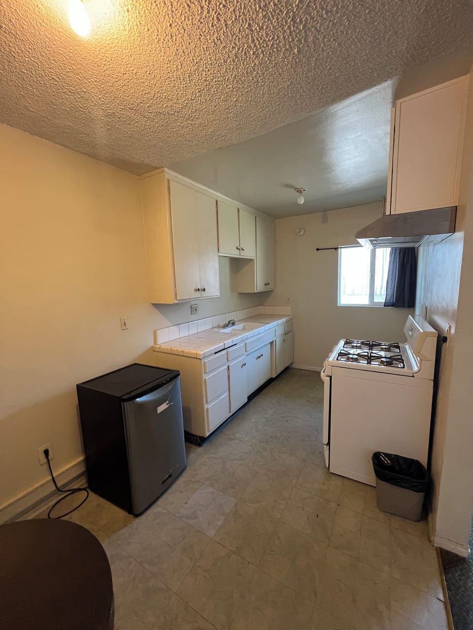 Double Room | Private kitchen | Mini-fridge, microwave