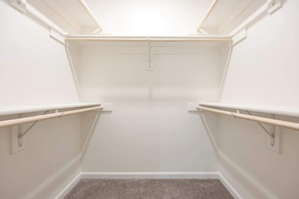 Storage / walkin closet