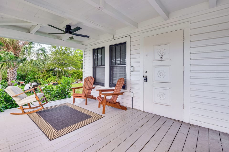 Unit Entrance | Shared Porch