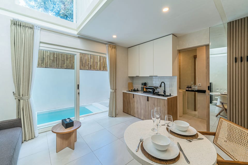 Bingin unit 13 | Private kitchen | Mini-fridge, stovetop, cookware/dishes/utensils