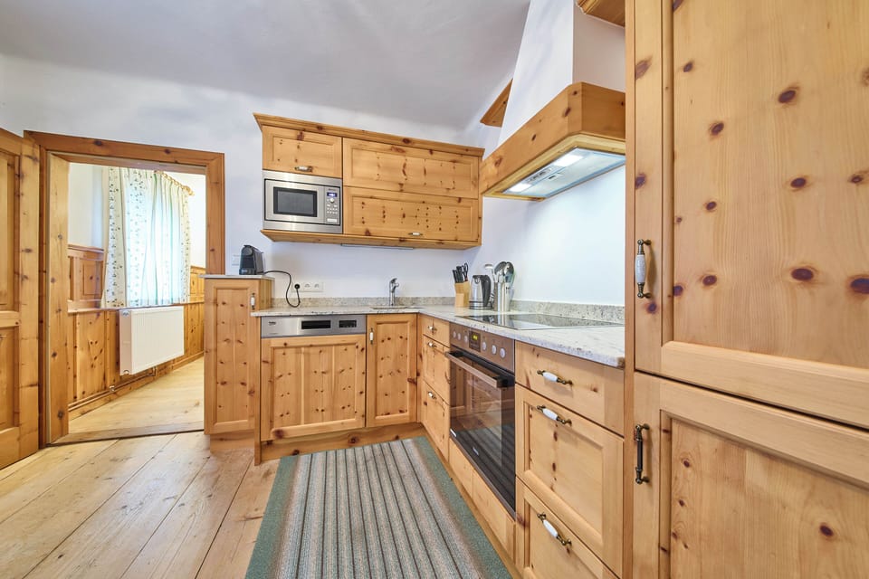 Family House, 2 Bedrooms, Garden View | Private kitchen | Coffee/tea maker, electric kettle, toaster