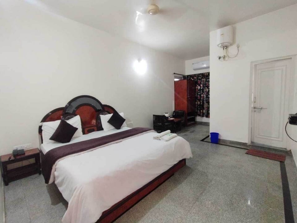 Deluxe Double Room | Free WiFi