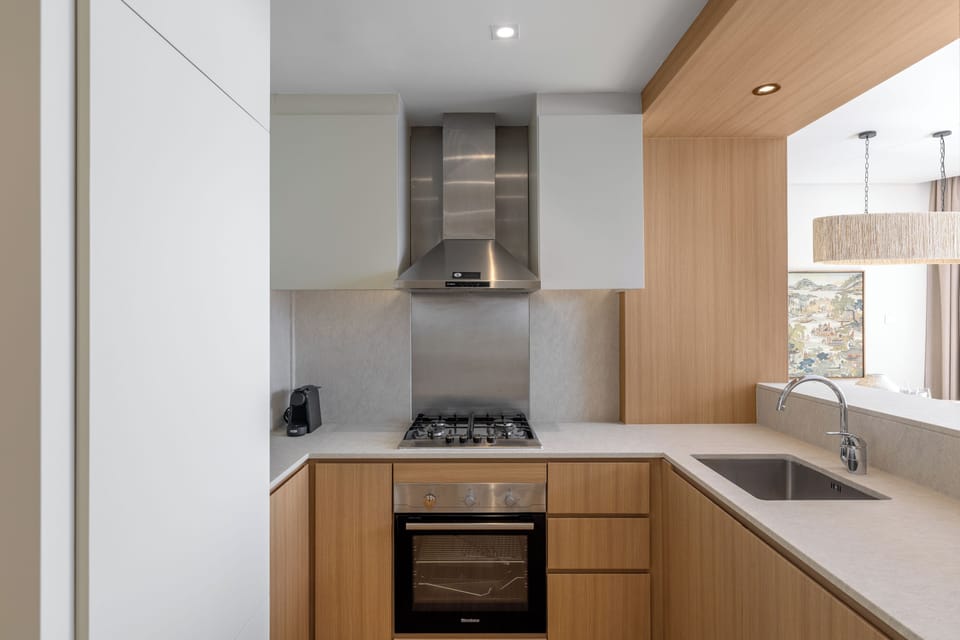 Deluxe Apartment, 2 Bedrooms, Non Smoking, Canal View | Private kitchen
