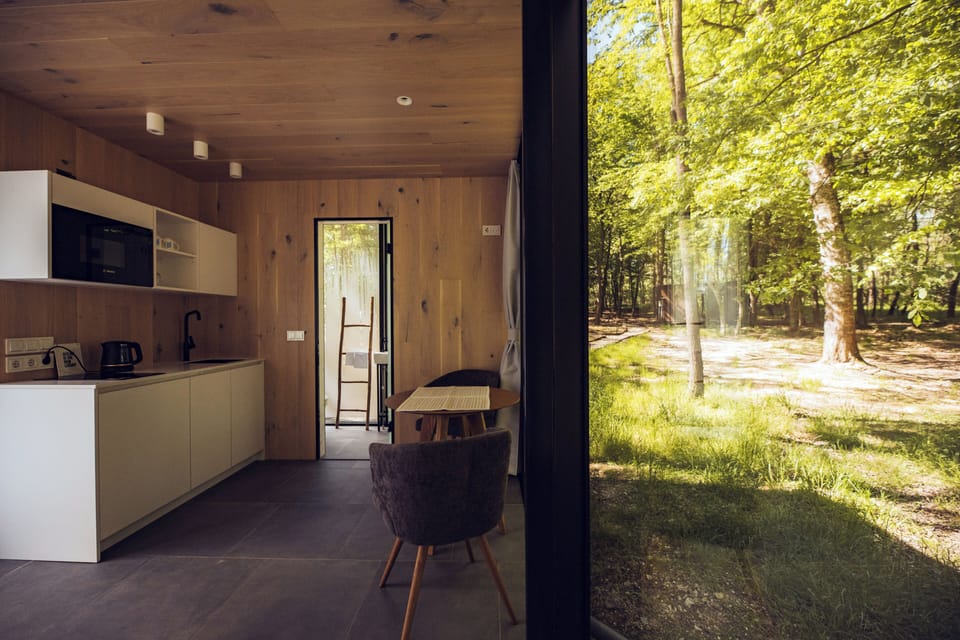 Comfort Cabin, Garden View | Private kitchen | Mini-fridge, microwave, stovetop, cookware/dishes/utensils