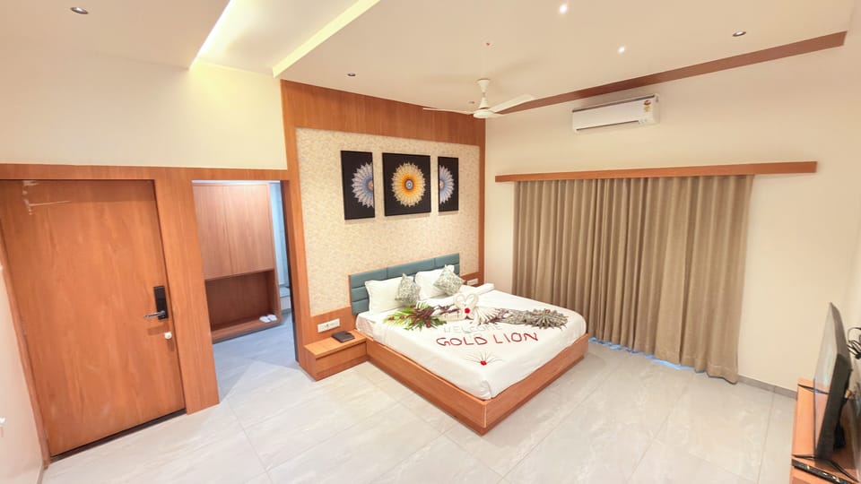 Family Double Room, Balcony | Desk, laptop workspace, free WiFi