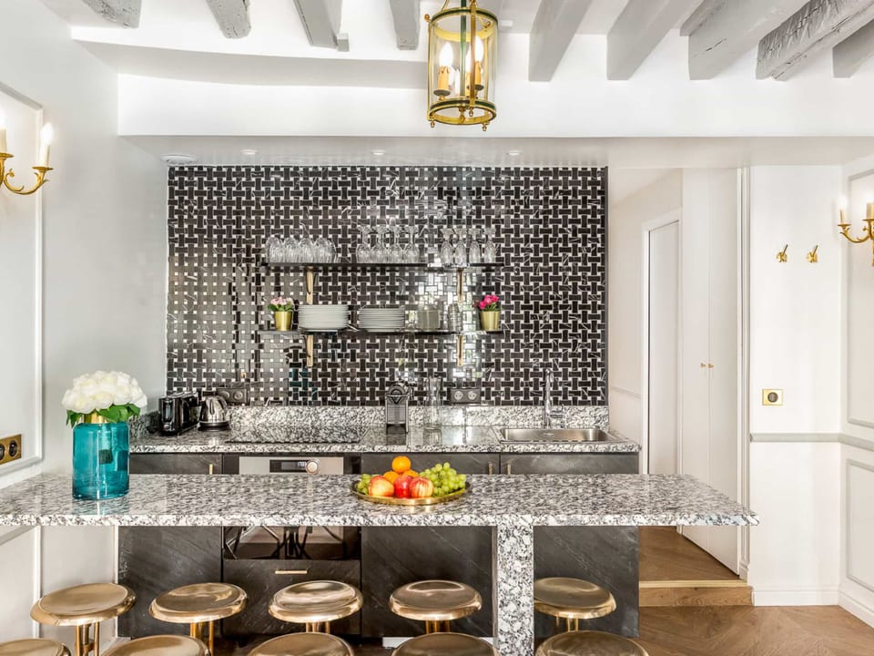 Apartment, City View | Private kitchen | Fridge, microwave, oven, stovetop