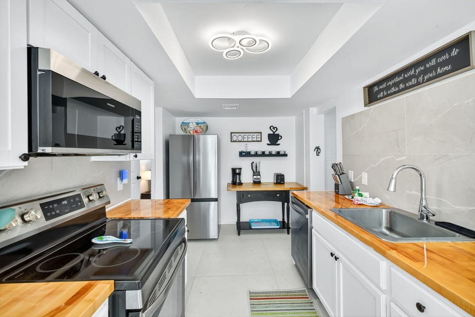 Well equipped kitchen in the lower level 