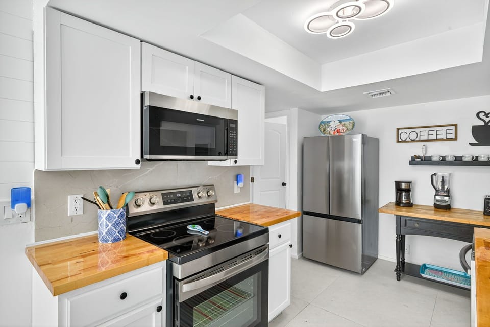 Full kitchen with all the modern conveniences 