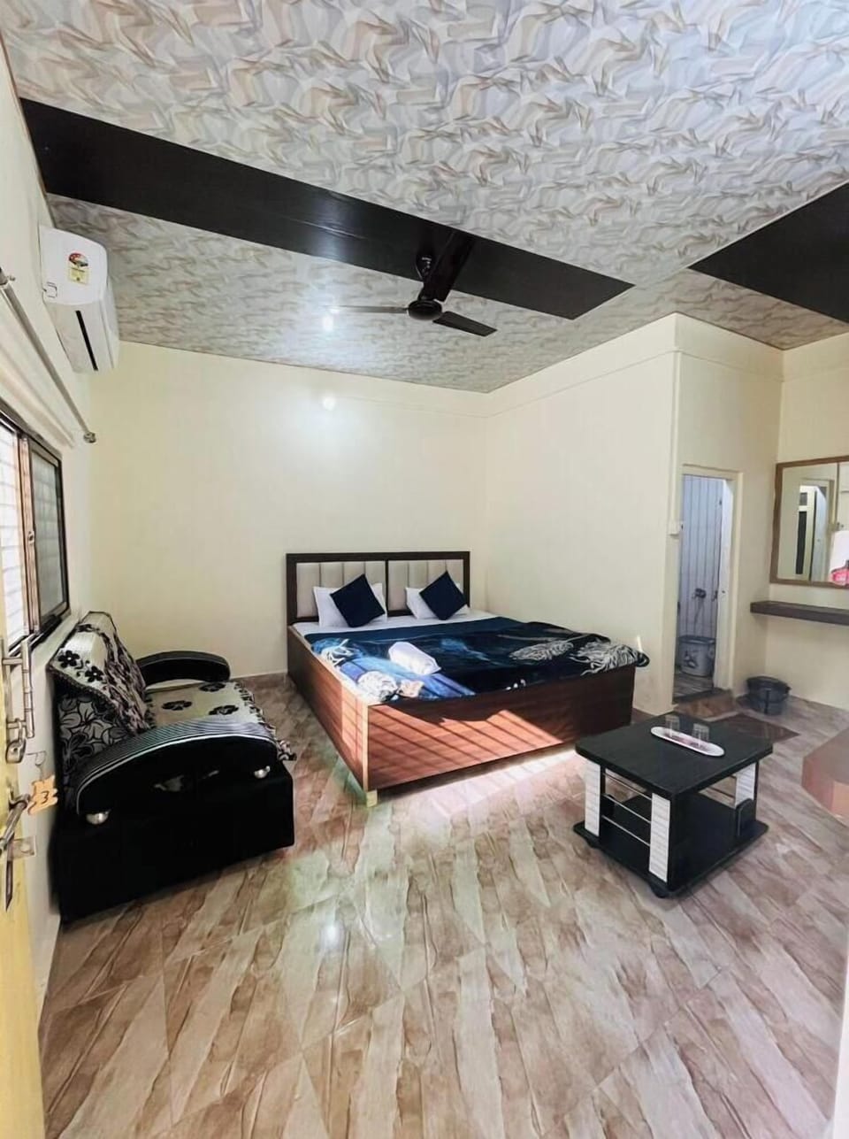 Deluxe Double Room, City View | Free WiFi, bed sheets