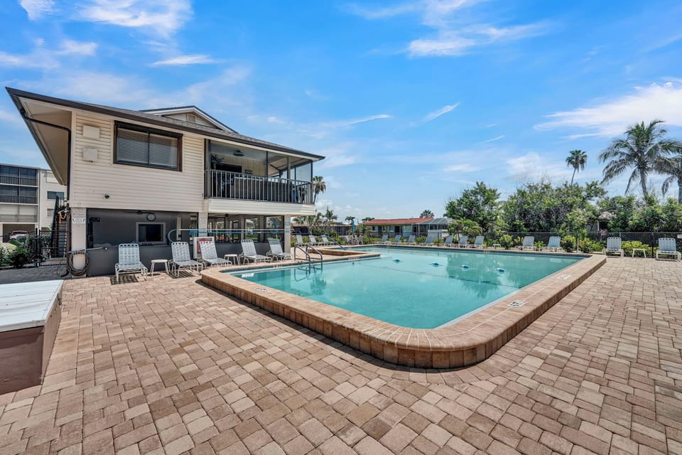 Resort style pool at Fairview Isles